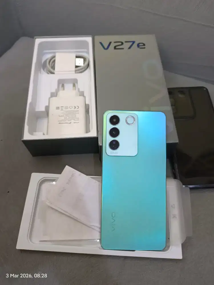 Mau jual dbli vivo v lengkappp eks garansi