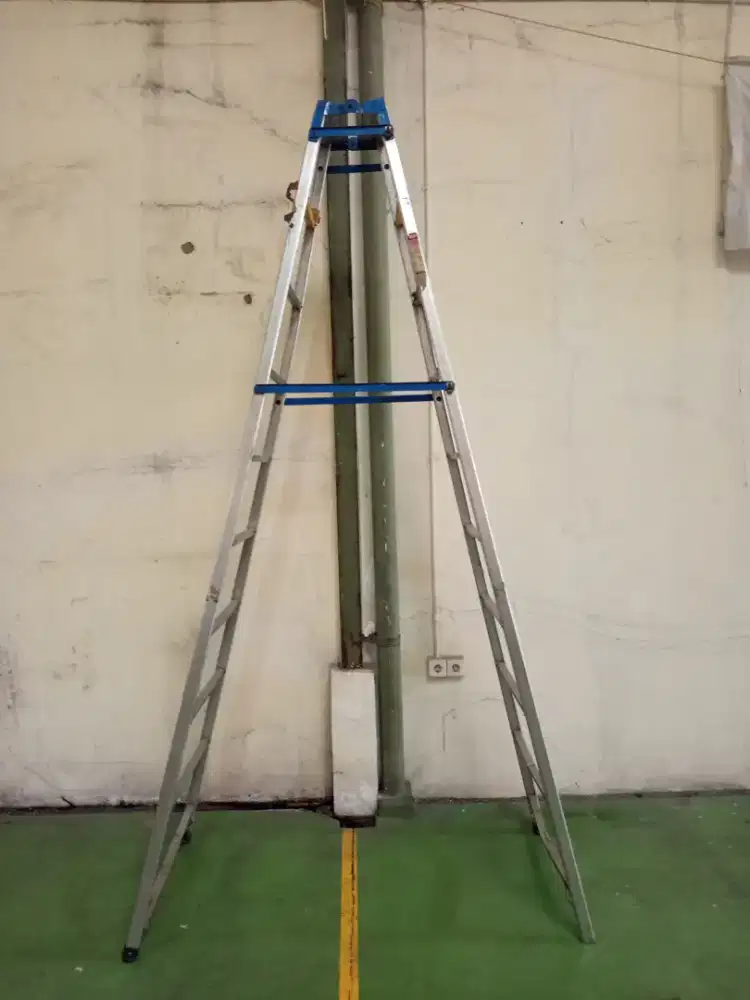 Tangga alumunium lipat tinggi 3 meter