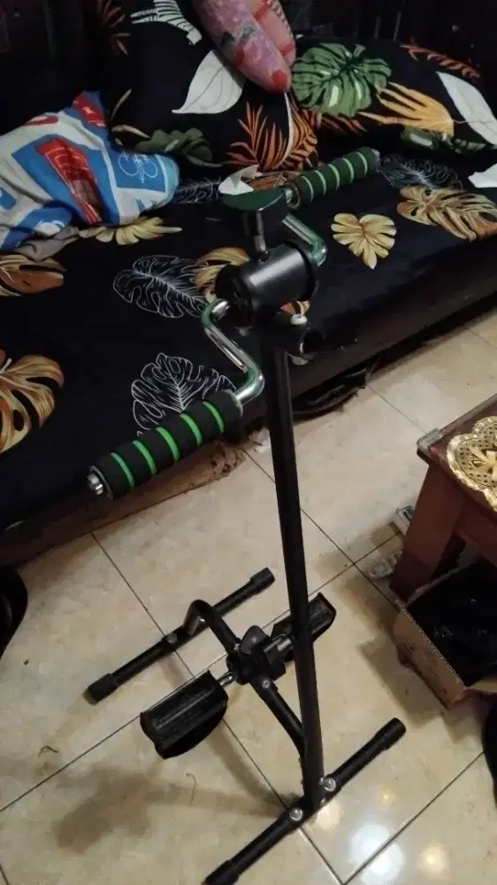 Sepeda statis penunjang teraphi struk..