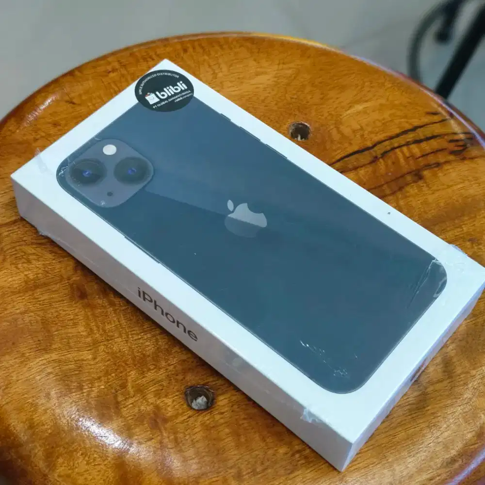 Mau jual dbli iphone 13 128Gb lengkappp eks garansi ibox