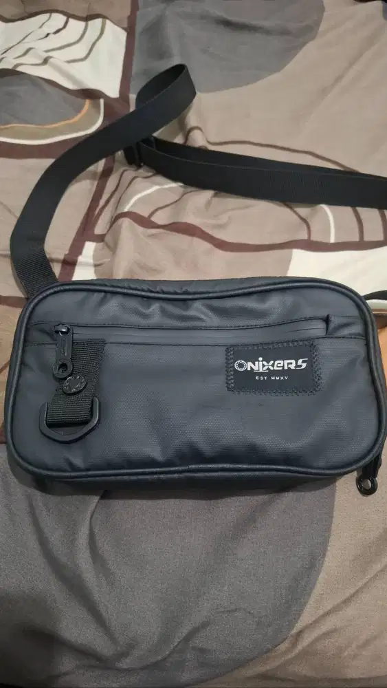 Tas selempang dan clutch