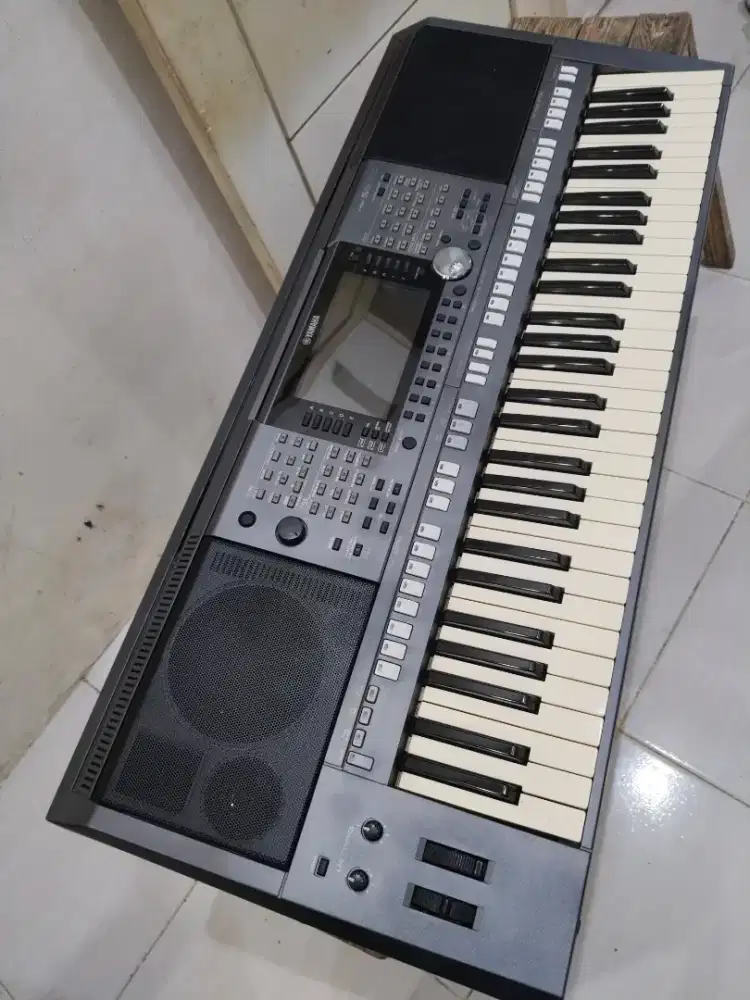 Keyboard yamaha psr s970