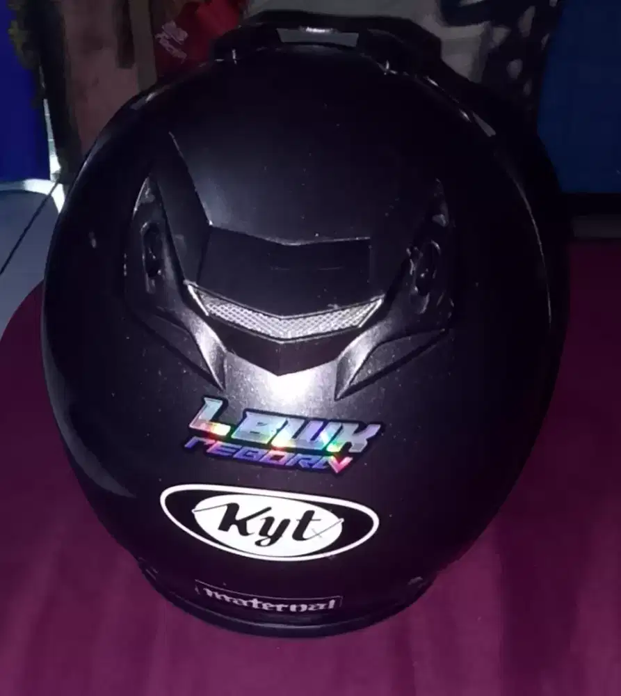 Helm kyt.. Mulus no minus