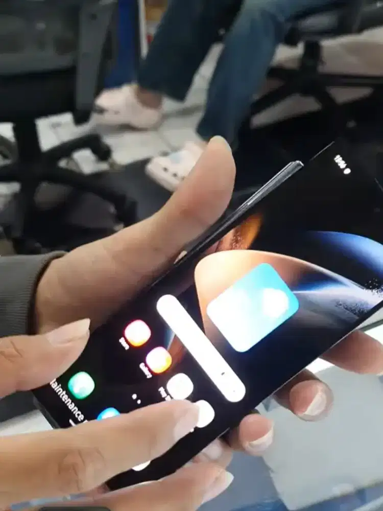 LCD depan/kecil samsung galaxy z fold 4