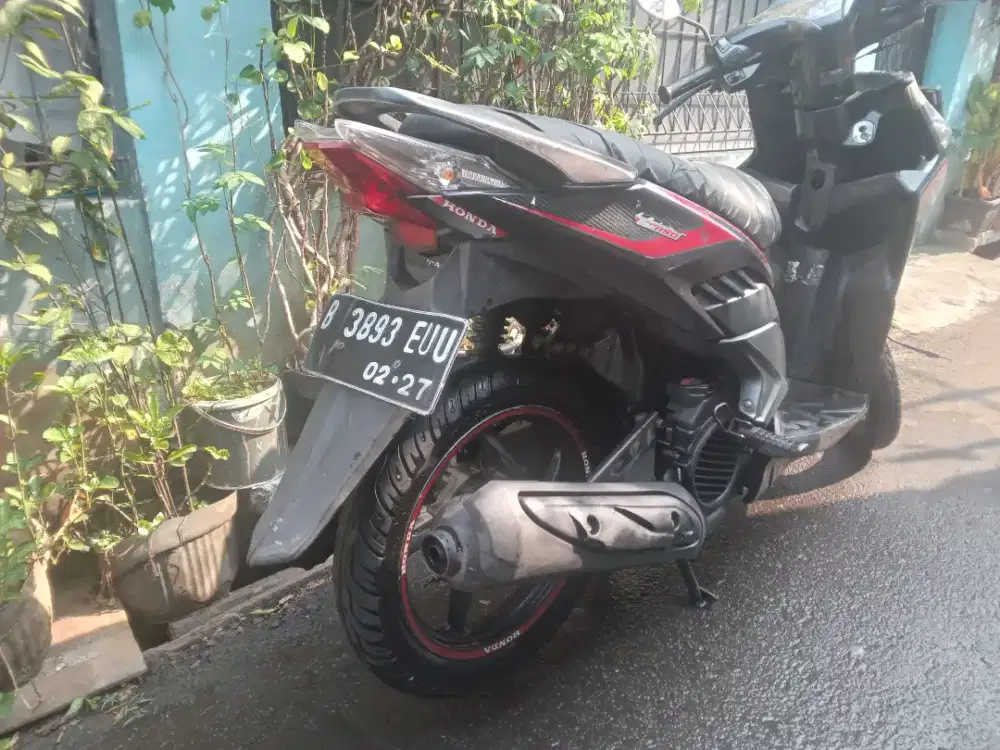 Honda vario techno 110 tahun 2011, lengkap ori , stater OK