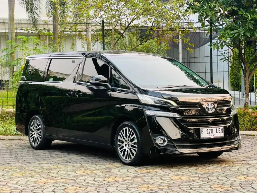 TOYOTA VELLFIRE 2.5 G ATPM BENSIN AT 2017 HITAM LOW KM 2018 SUNROFT