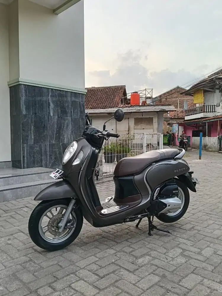 Scoopy Stylish Keyless 2022