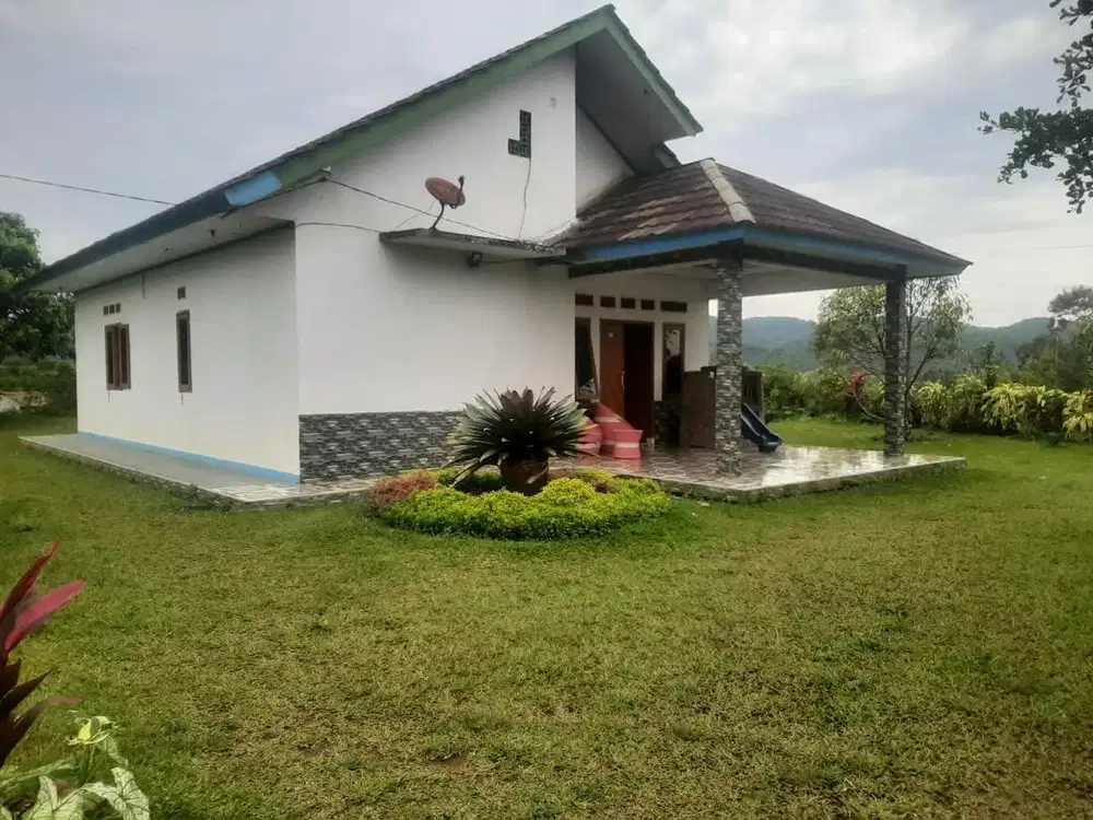 Dijual Rumah di Sukabumi yang Asri serta Halaman Super Luas