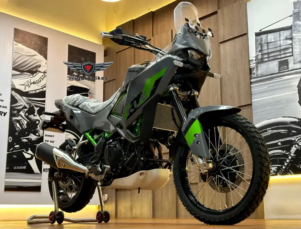 Kawasaki KLE 500 SE Pearl Storm Grey 2026