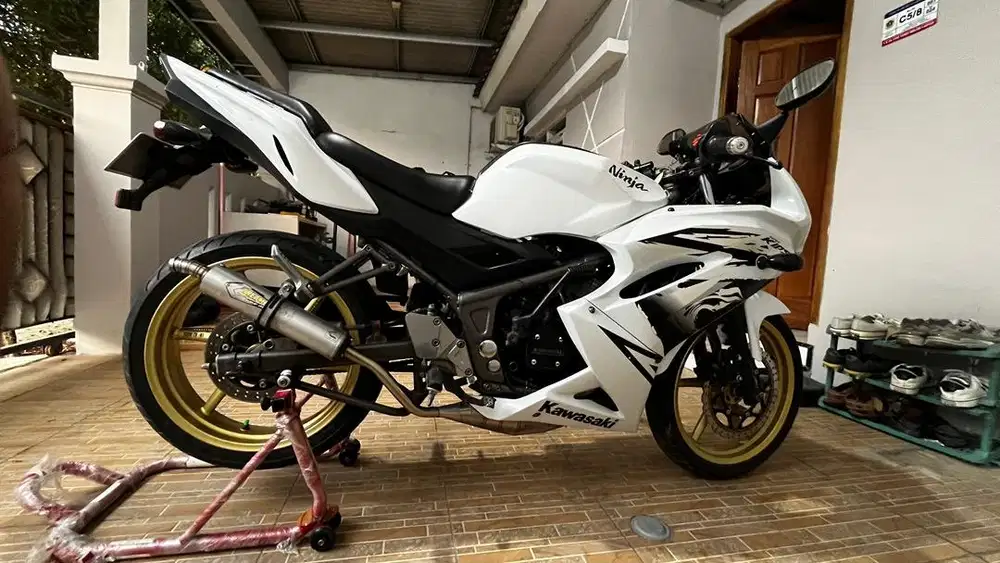 Ninja RR putih 2012