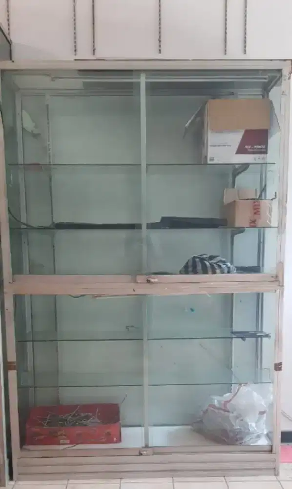 Etalase l etalase tinggi 2.20 x 1.5m