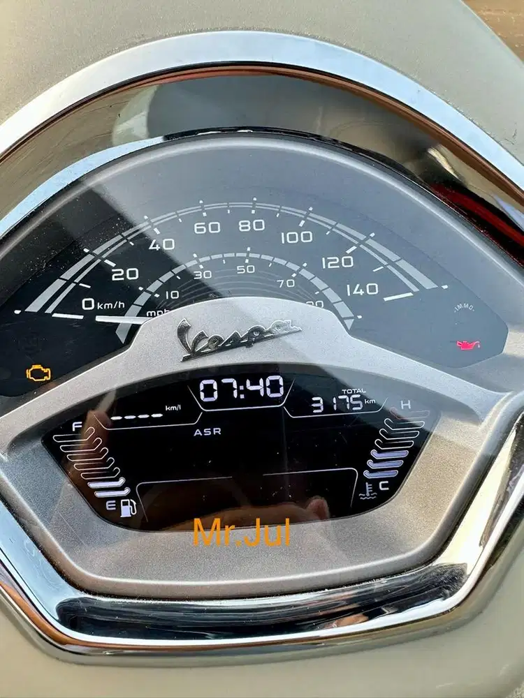 Piaggio Vespa GTS nik 2024 Keyless Like New