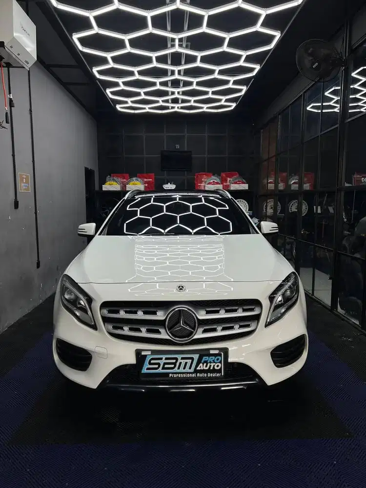 MERCY GLA 200 AMG LINE 2019 PUTIH AT