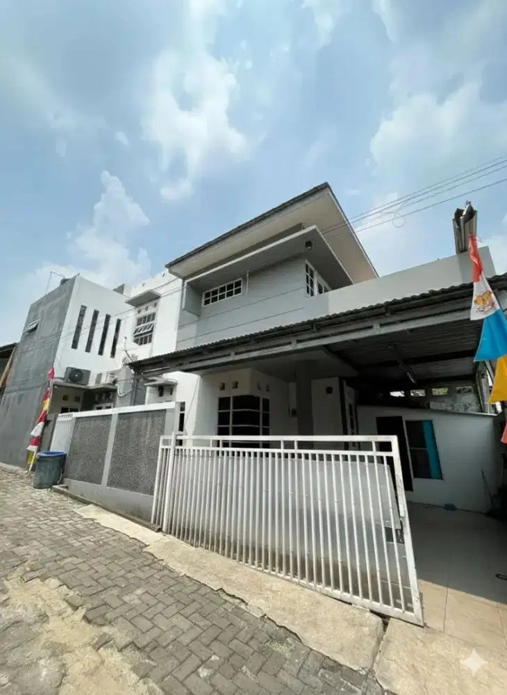 Rumah 2 Lantai siap huni dekat tol limo Depok