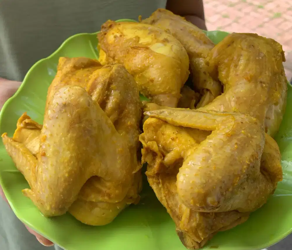 Penjaga warung dan serabutan