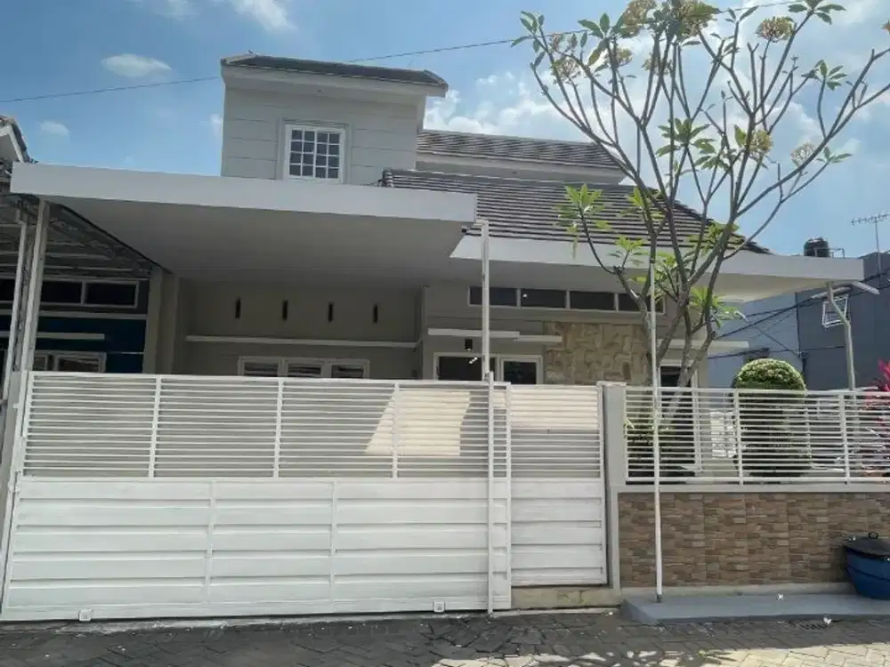Dijual Rumah Full Furnish 2 Lantai di Permata Royal Garden Malang