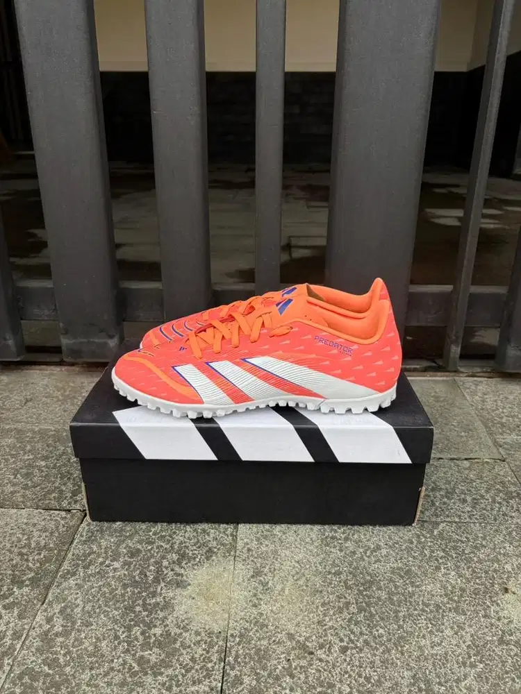 JUAL CEPAT SEPATU BOLA ADIDAS PREDATOR CLUB TF JH8853 ORIGINAL NEW