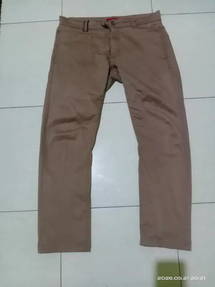 Celana Chinos Zara Man Basic Khaki Slim Straight