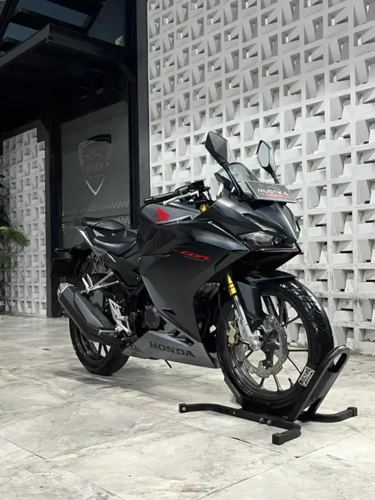 HONDA CBR 150R 2022 - Chintia Mustika