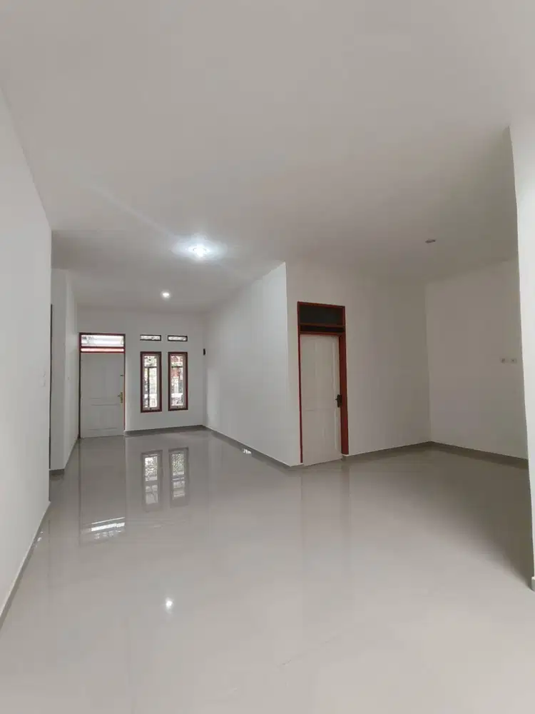 Disewakan Rumah Lux di Taman Kopo Indah TKI 2
