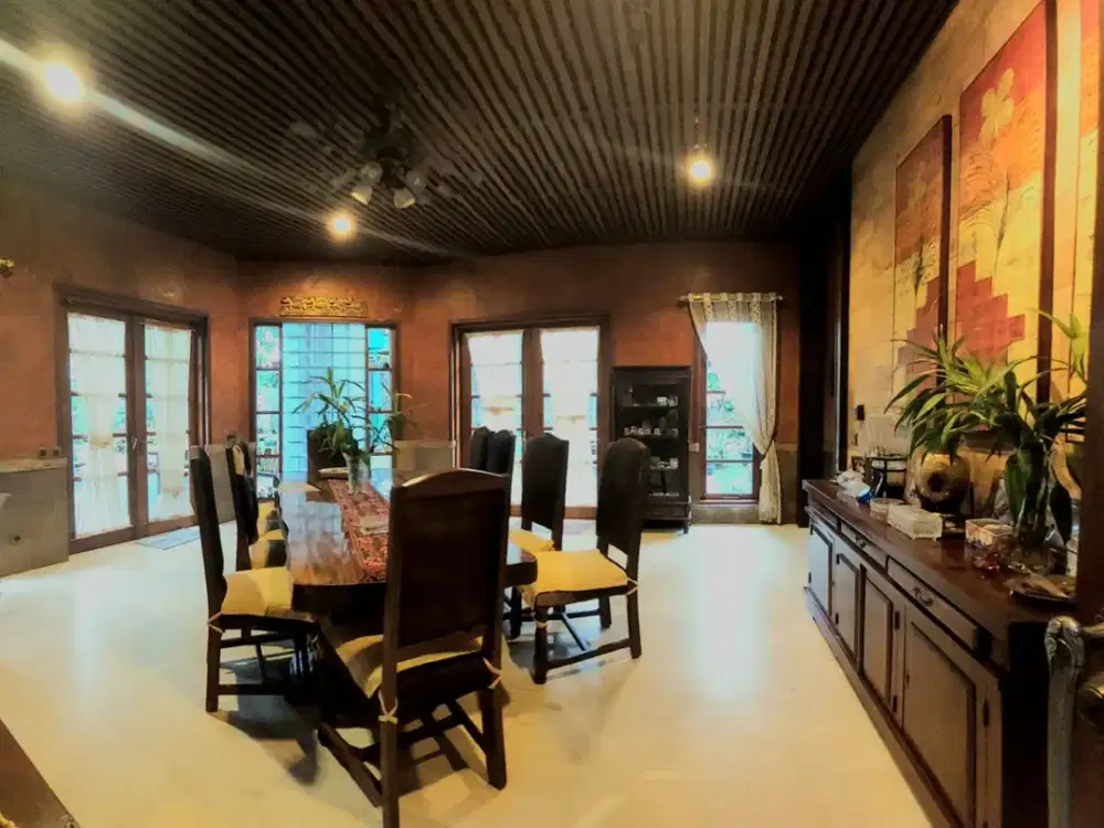 Dijual Rumah Mewah Luas Dalam Cluster Ada Swimming Pool Lokasi Strategis Dekat Stasiun Sudimara di Bintaro Tangsel Lr-7821