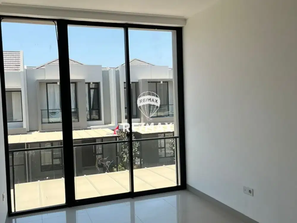 DISEWAKAN RUMAH CANTIK DI KAWASAN PIK 2 CLUSTER FLORIDA