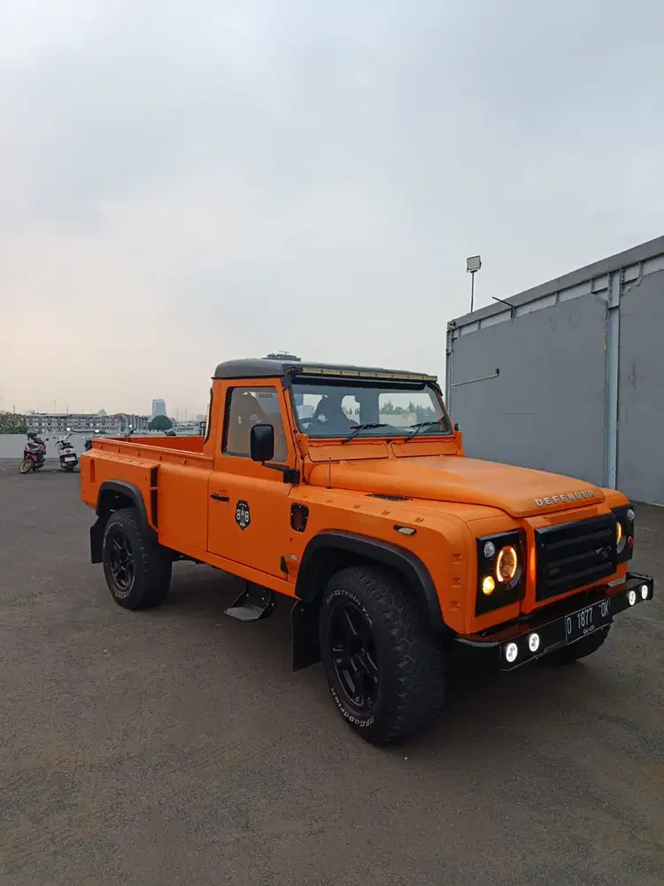 Land Rover Defender 110 Pickup automatic