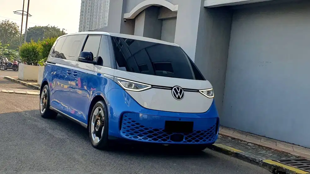 [ LOW KM 2RB ] Volkswagen VW ID Buzz LWB 6 Seat EV Dual Tone 2025/2026