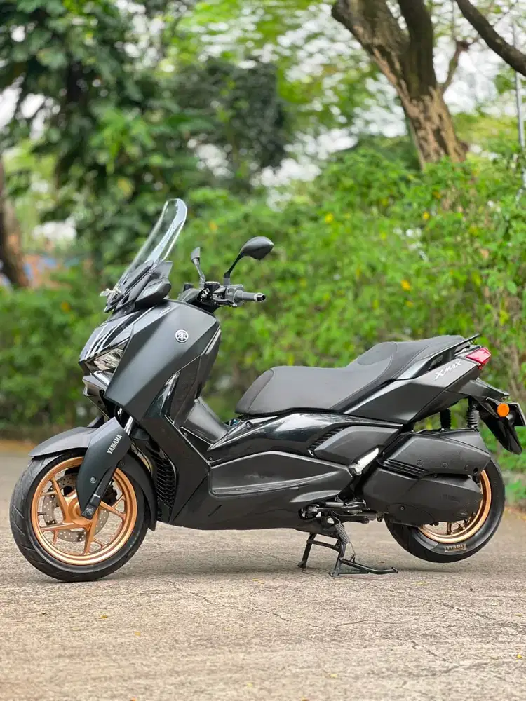 YAMAHA NEW XMAX 250 ABS CONNECTED HITAM 2024 KM LOW PAJAK PAJANG MULUS