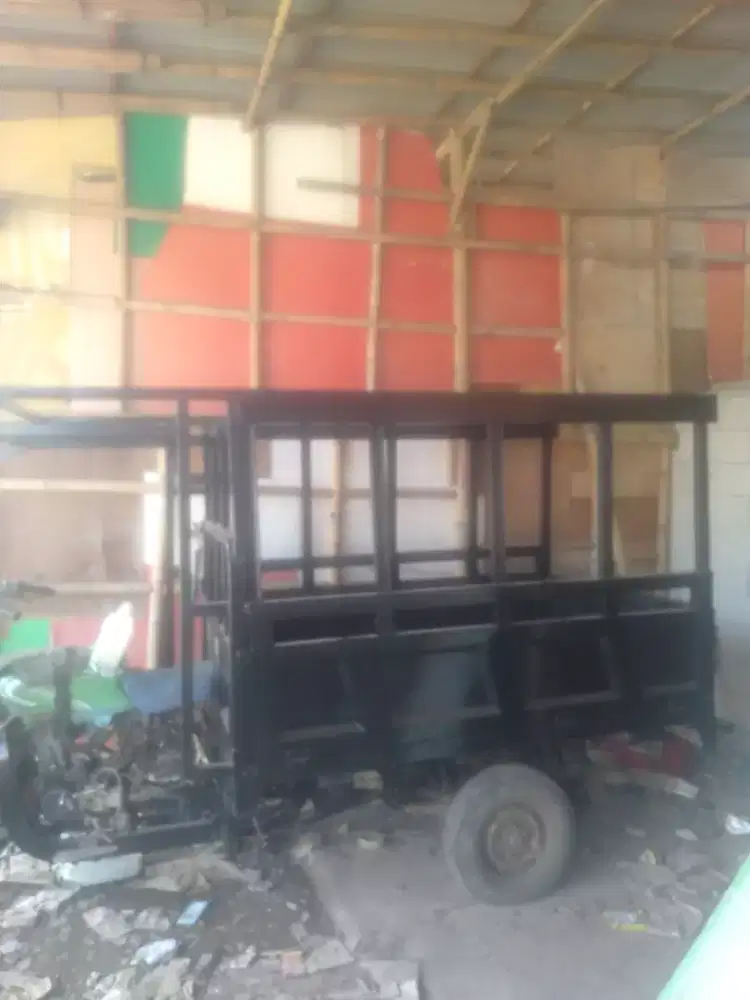 Layanan angkutan barang  roda tiga