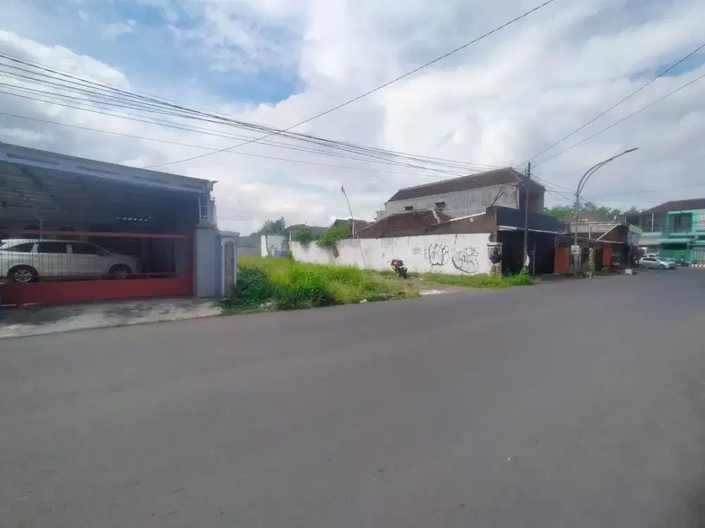 Cocok Dibangun Minimarket SHM Split 5 Menit Kantor Terpadu Malang Jalan Paving 6 Meter