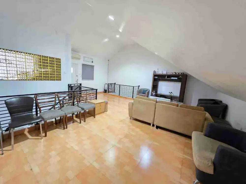 RUMAH SIAP HUNI 3 LANTAI SEMI FURNISH DURI KEPA