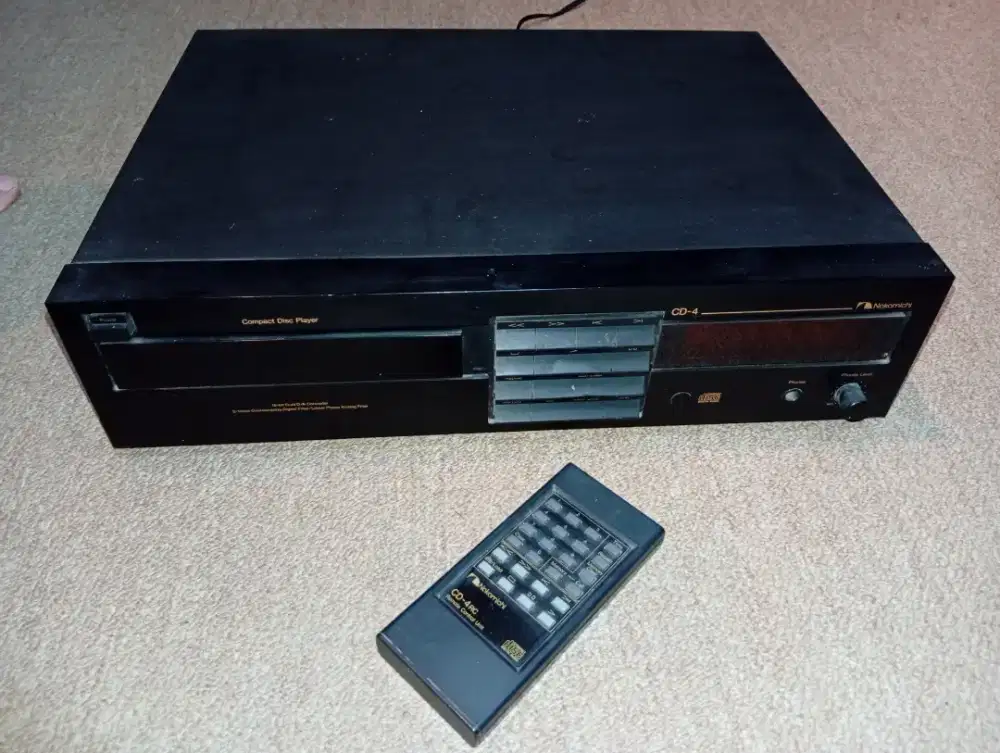CD PLAYER NAKAMICHI CD4
