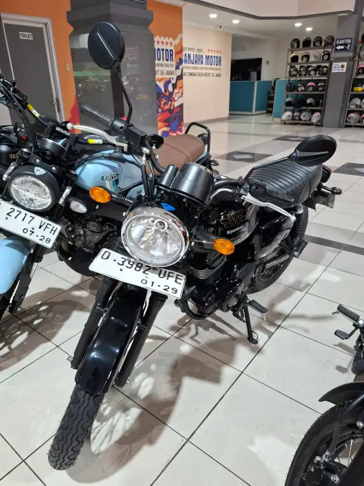 W 175 SE BLACK STEEL 2023 - SRI SANJAYA MOTOR