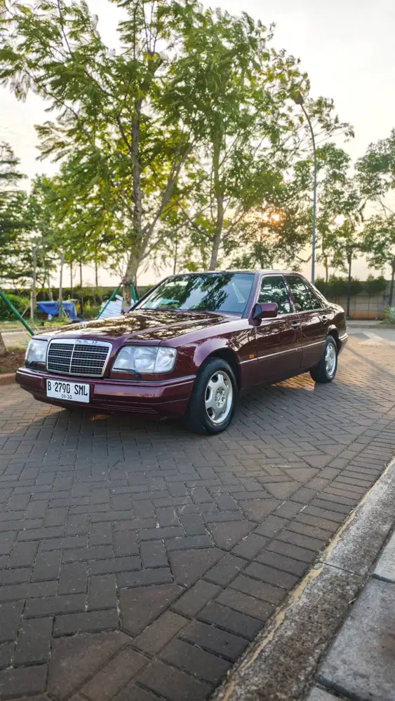 Mercedes Benz E220 Masterpiece W124 M/T 1996 Red Merah 1995 1997 E220