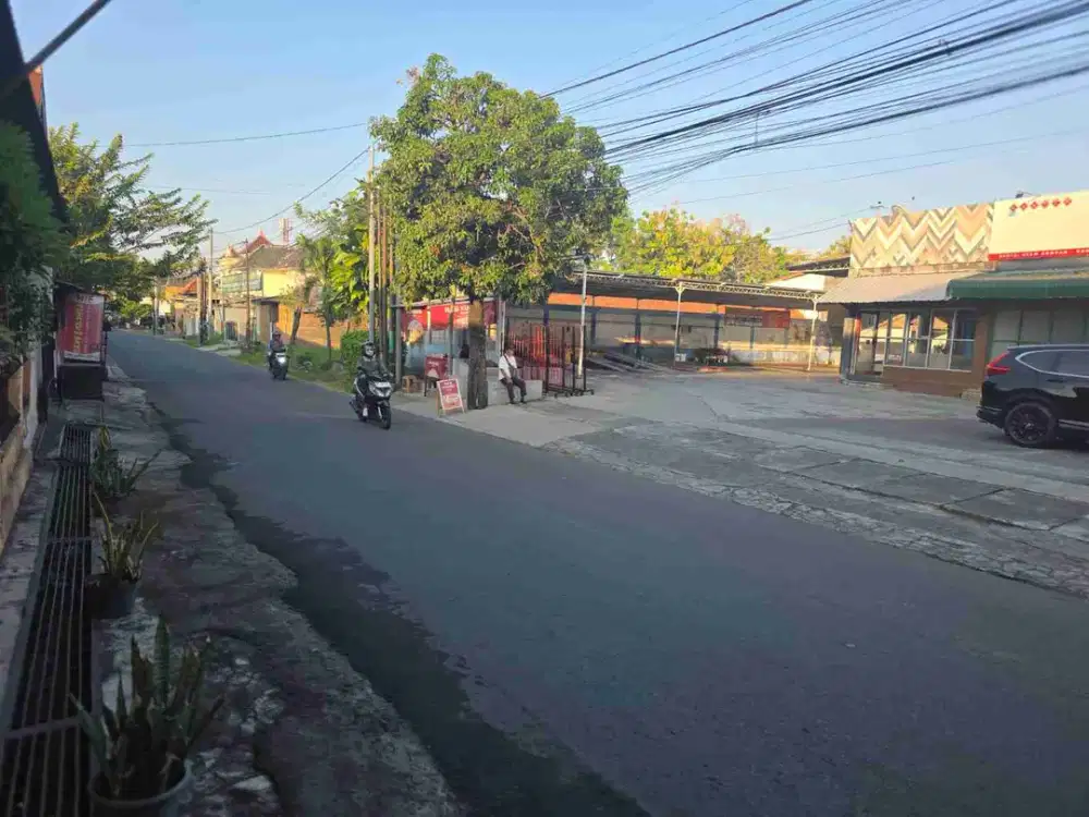 Tanah Prospektif Tepi Jalan Utama Di Kawasan Bisnis Ramai Area Seturan Dekat AMPLAZ, Pakuwon Mall, Kampus UPN