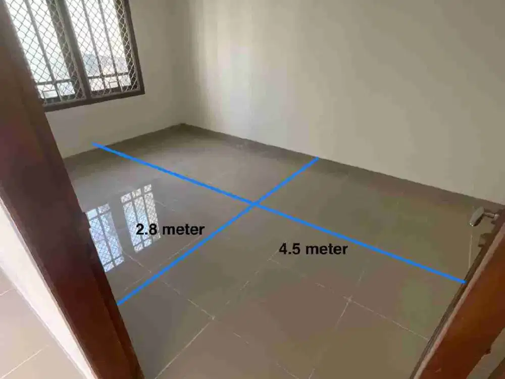 Dijual Cepat! Rumah Nyaman dengan Tanah Luas di Pesona Anggrek, Bekasi Utara