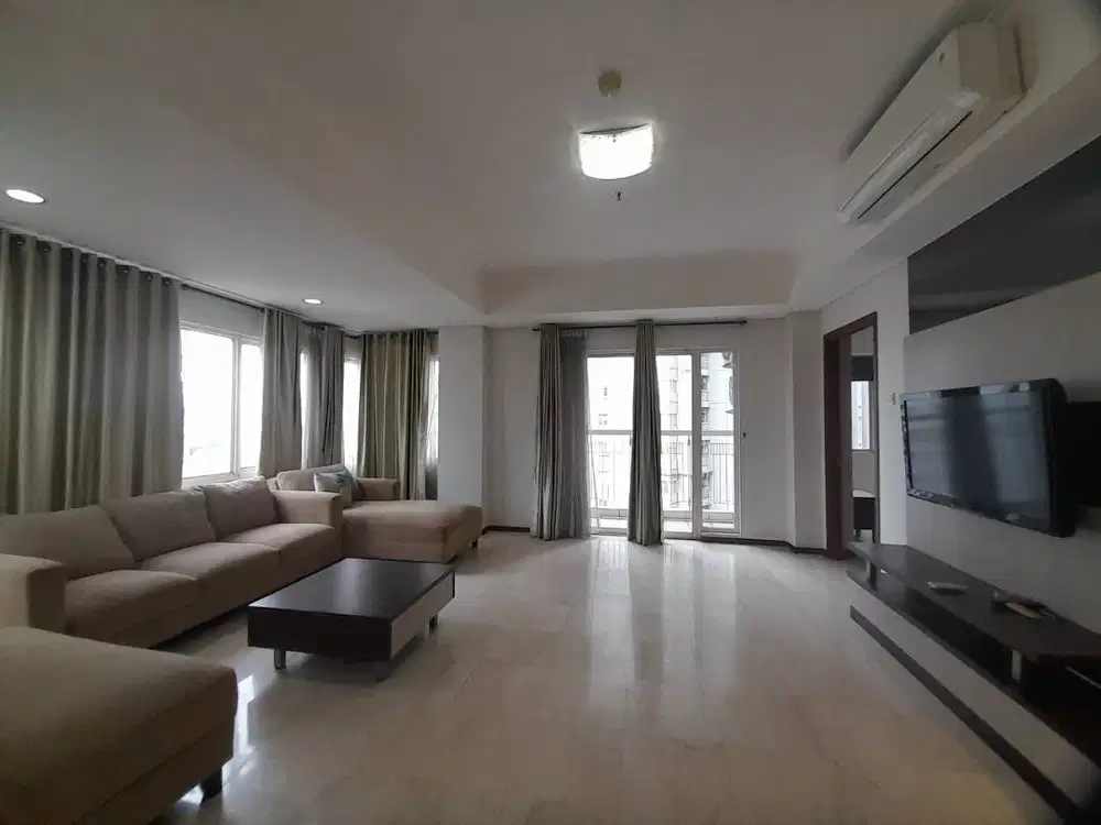 Disewakan apartemen royal type 3 bed room furnished