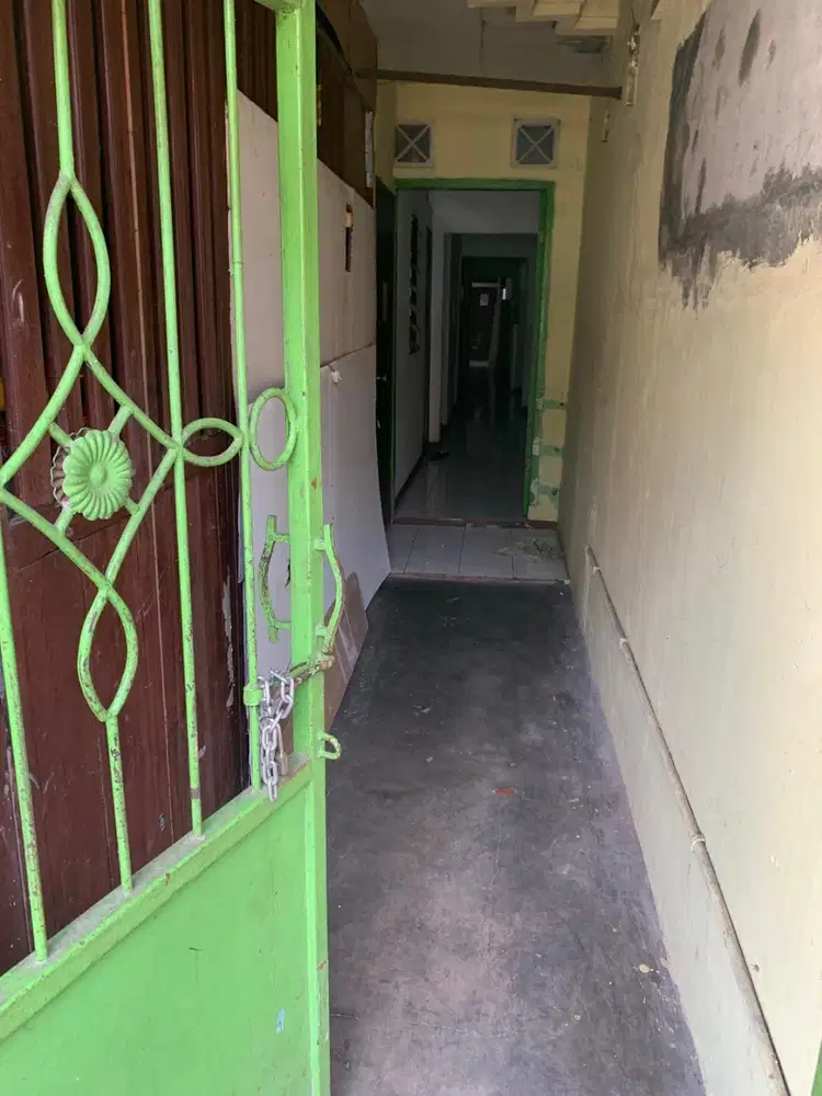 Di Jual Rumah Berikut Kos Kosan