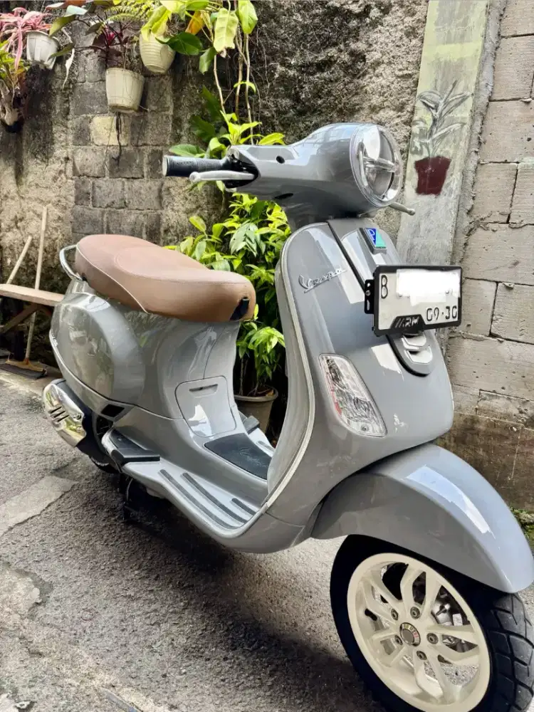 Dijual vespa LX 125 i-get