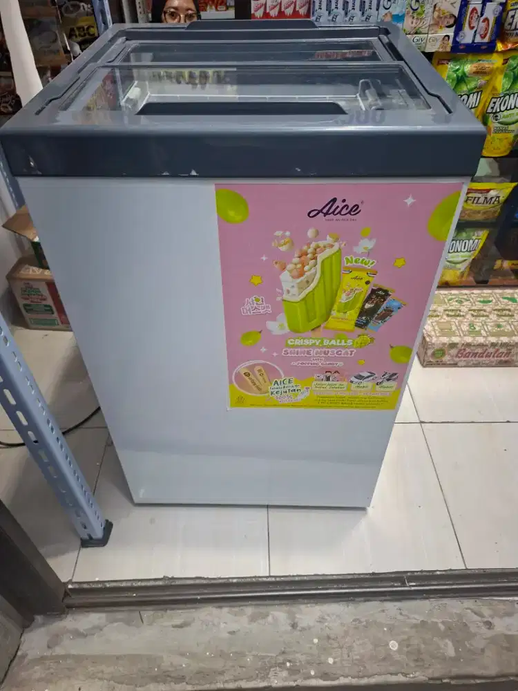 Dijual cepat freezer merk gea 100kg