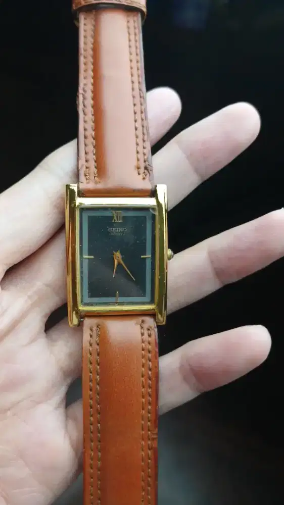 JAM TANGAN SEIKO KULIT