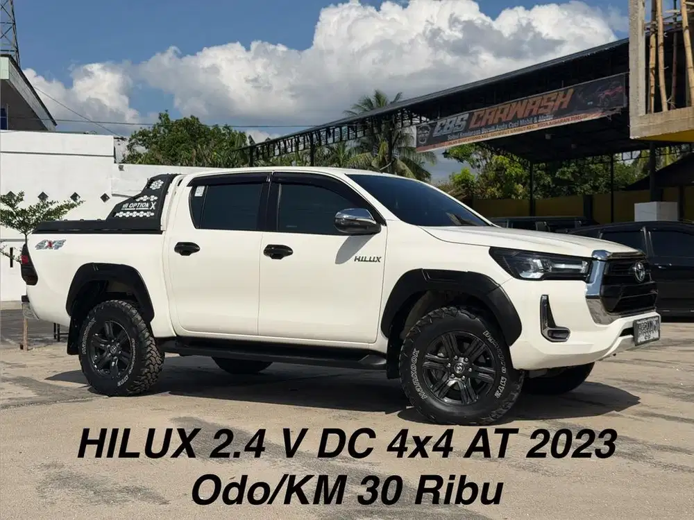 TOYOTA HILUX 2.4 V DC 4x4 AT 2023