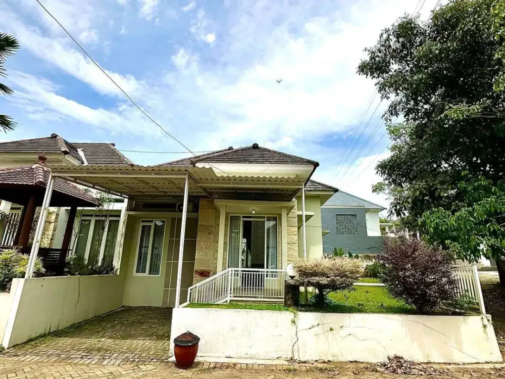 DIJUAL Villa Terawat Aktif Full Furnish Siap Huni Lingkungan Tenang View Pegunungan Lokasi Strategis Dekat Bandara dan Wisata di Villa Batu