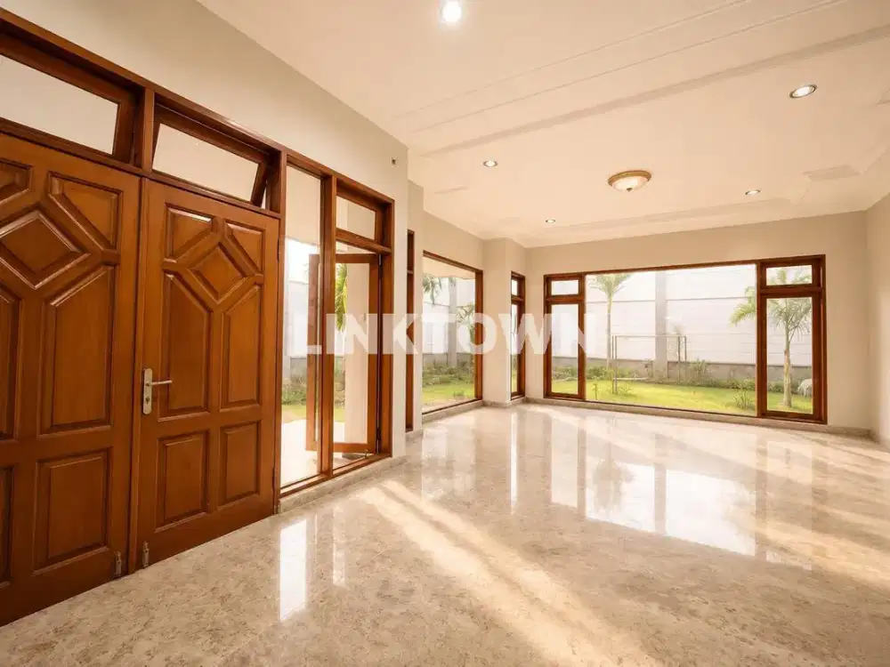 Dijual Rumah Mewah Siap Huni di Kawasan Satelit Town House Surabaya