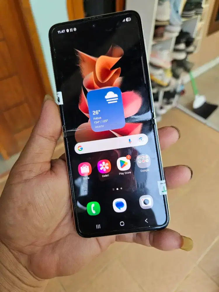 Flip 3 128 minus lcd ada bekas lipetan body mulus lcd depan ngangkat