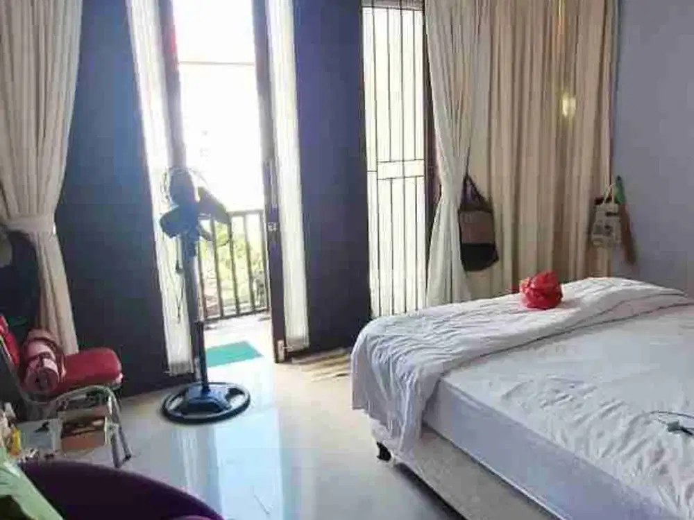 di jual rumah minimalis 2lantai di pusat renon