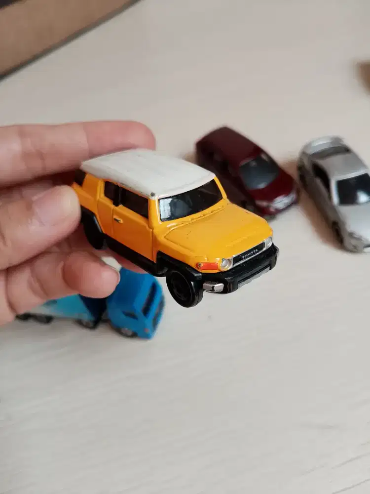 Koleksi Mobil Johny Lightning