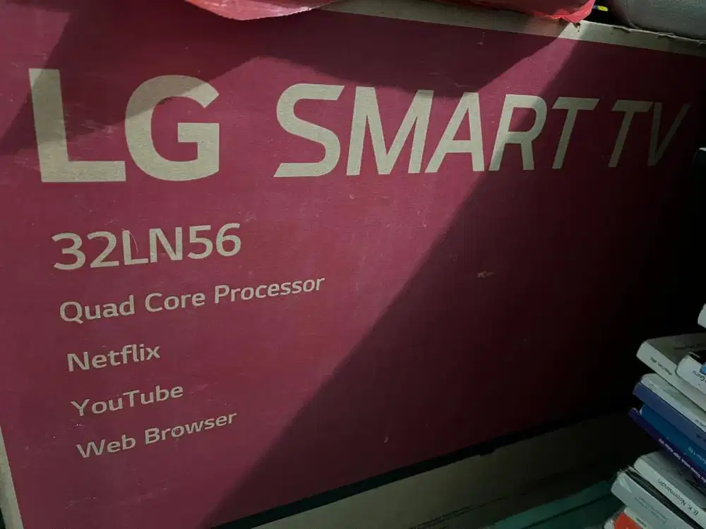 JUal smart tv 32 in kondisi layar retak 32 merk LG lengkap