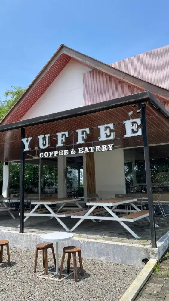 Takeover Coffee Shop / Kafe